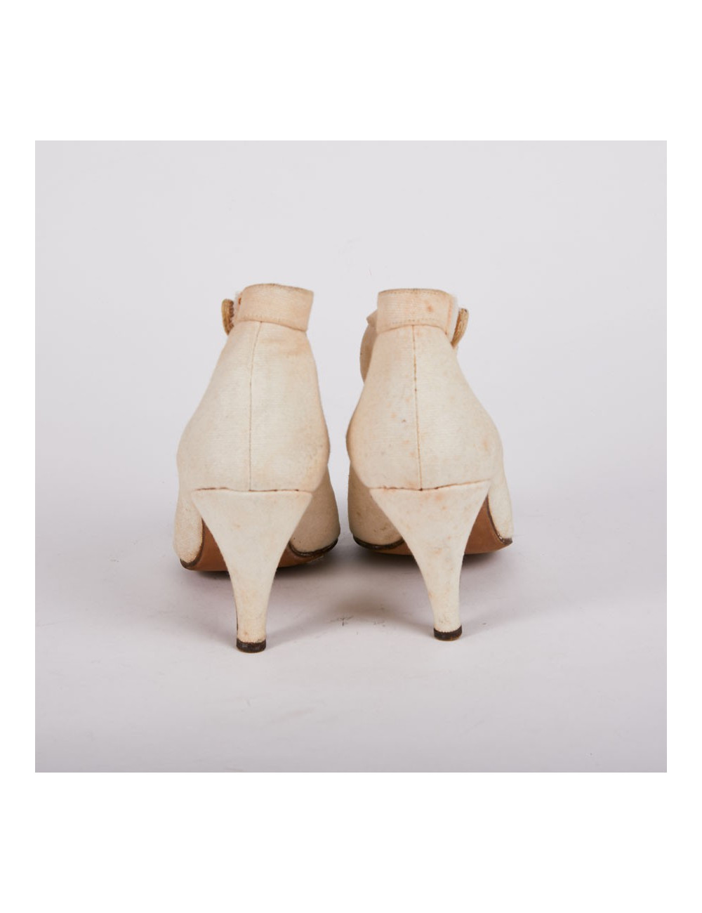 Escarpins Chanel T39 en toile de paille beige et noir