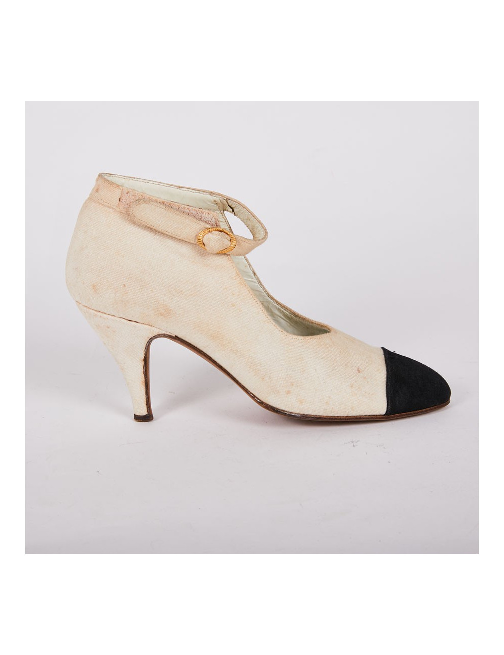 Escarpins Chanel T39 en toile de paille beige et noir