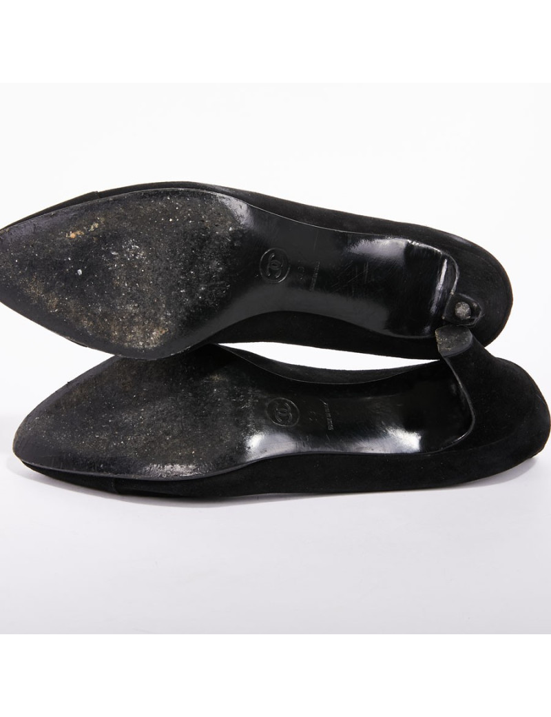 Escarpins Chanel T39,5 en veau velours noir