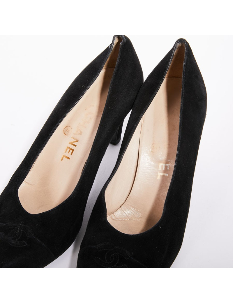 Escarpins Chanel T39,5 en veau velours noir