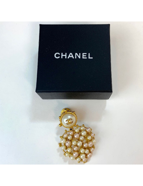 Pin's CHANEL 