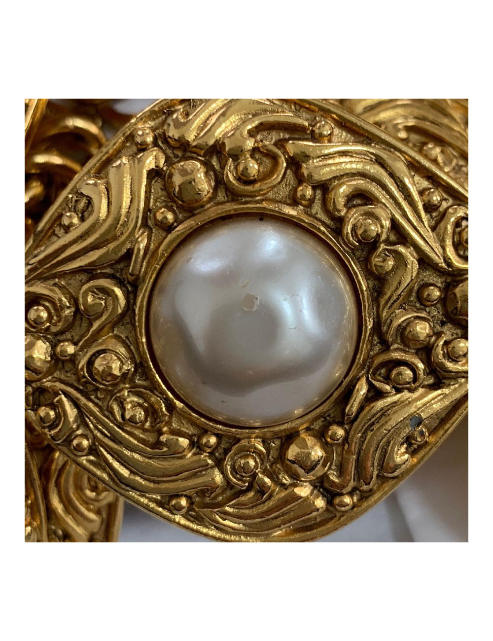 Ceinture CHANEL vintage métal doré et perles