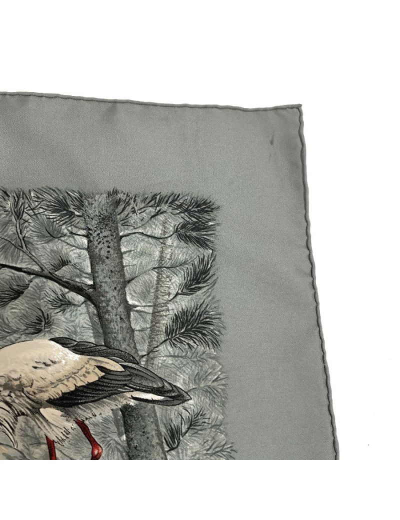 Carré HERMES Halte en Camargue en soie beige rosé et grise