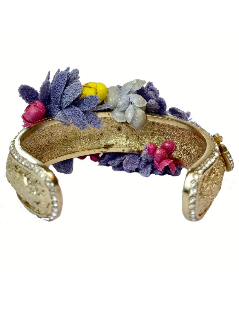 Bracelet CHANEL fleur en métal doré et tissu