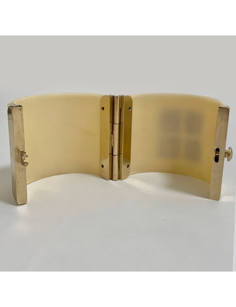 Manchette CHANEL plexiglass ivoire et métal doré 