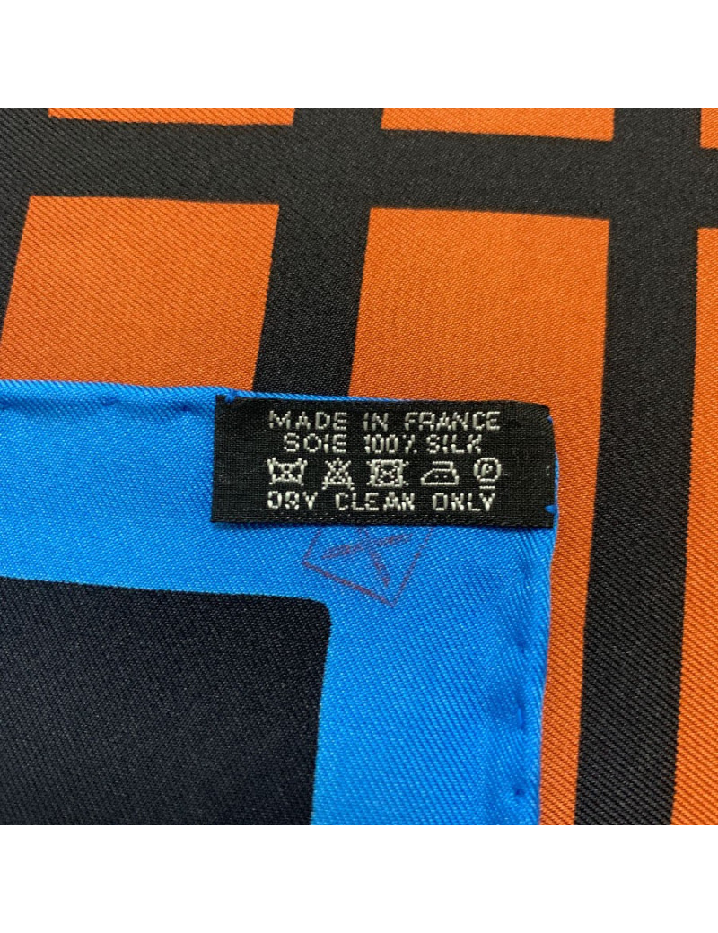 Carré HERMES Zeta de Nathalie Du Pasquier bleu ciel en soie