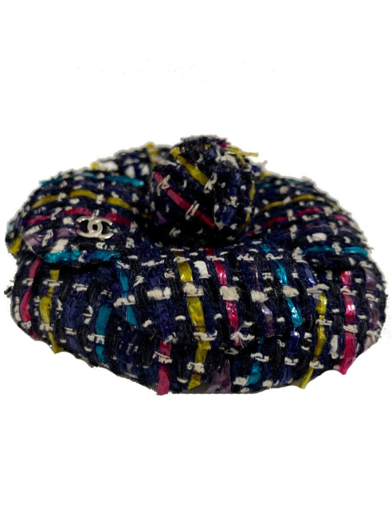 Broche camélia CHANEL tweed multicolore