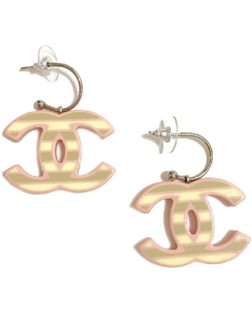 Boucles d'oreille clous CHANEL pendantes "CC"