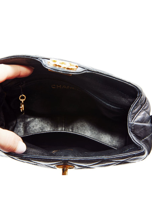 Sac vintage CHANEL cuir matelassé noir