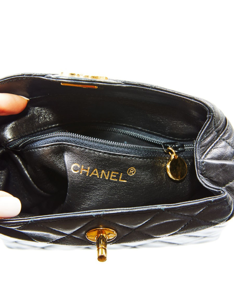Sac vintage CHANEL cuir matelassé noir