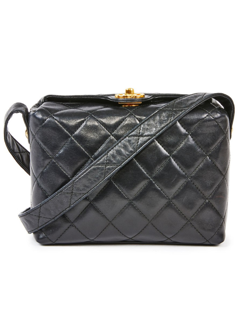 Sac vintage CHANEL cuir matelassé noir