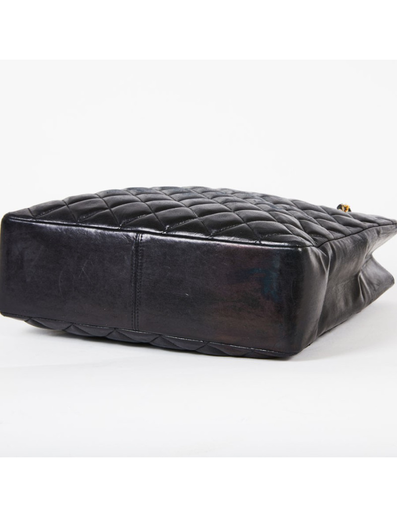 Sac seau CHANEL vintage cuir lisse noir matelassé