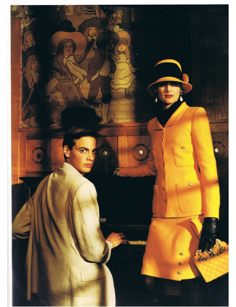 T 36 yellow tweed jacket CHANEL