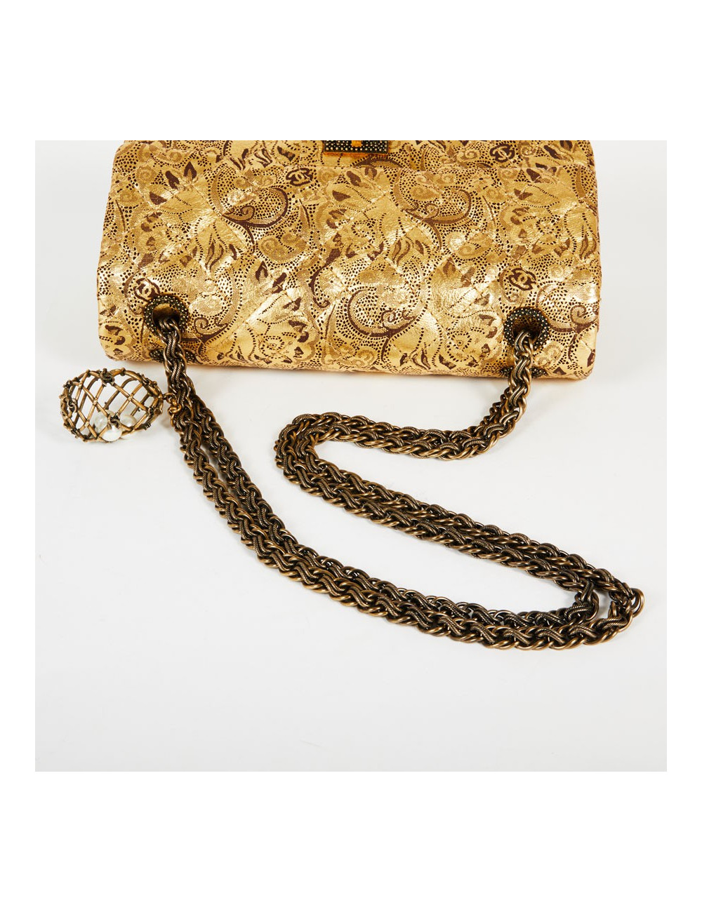 Sac Paris-Moscou CHANEL perforé doré