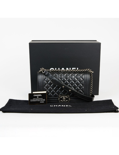 Sac Boy CHANEL cuir d'agneau matelassé noir