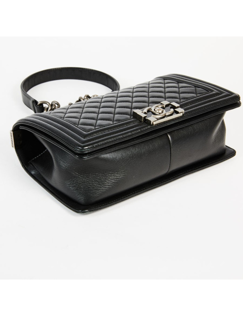 Sac Boy CHANEL cuir d'agneau matelassé noir
