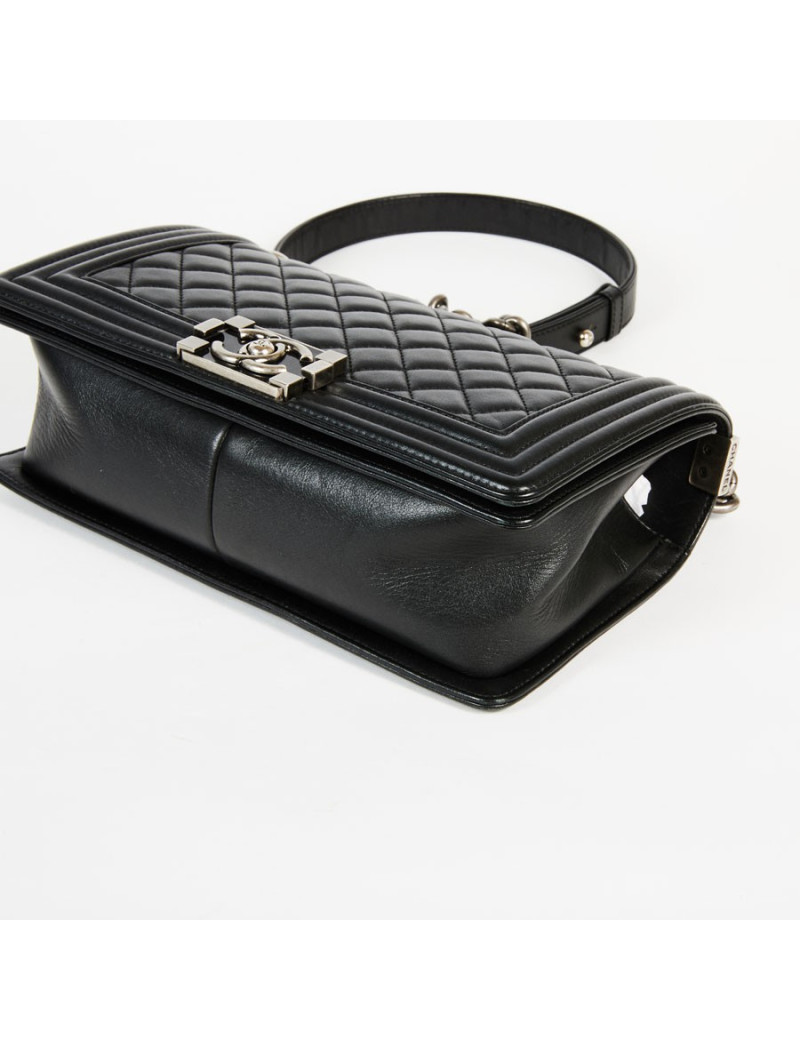 Sac Boy CHANEL cuir d'agneau matelassé noir