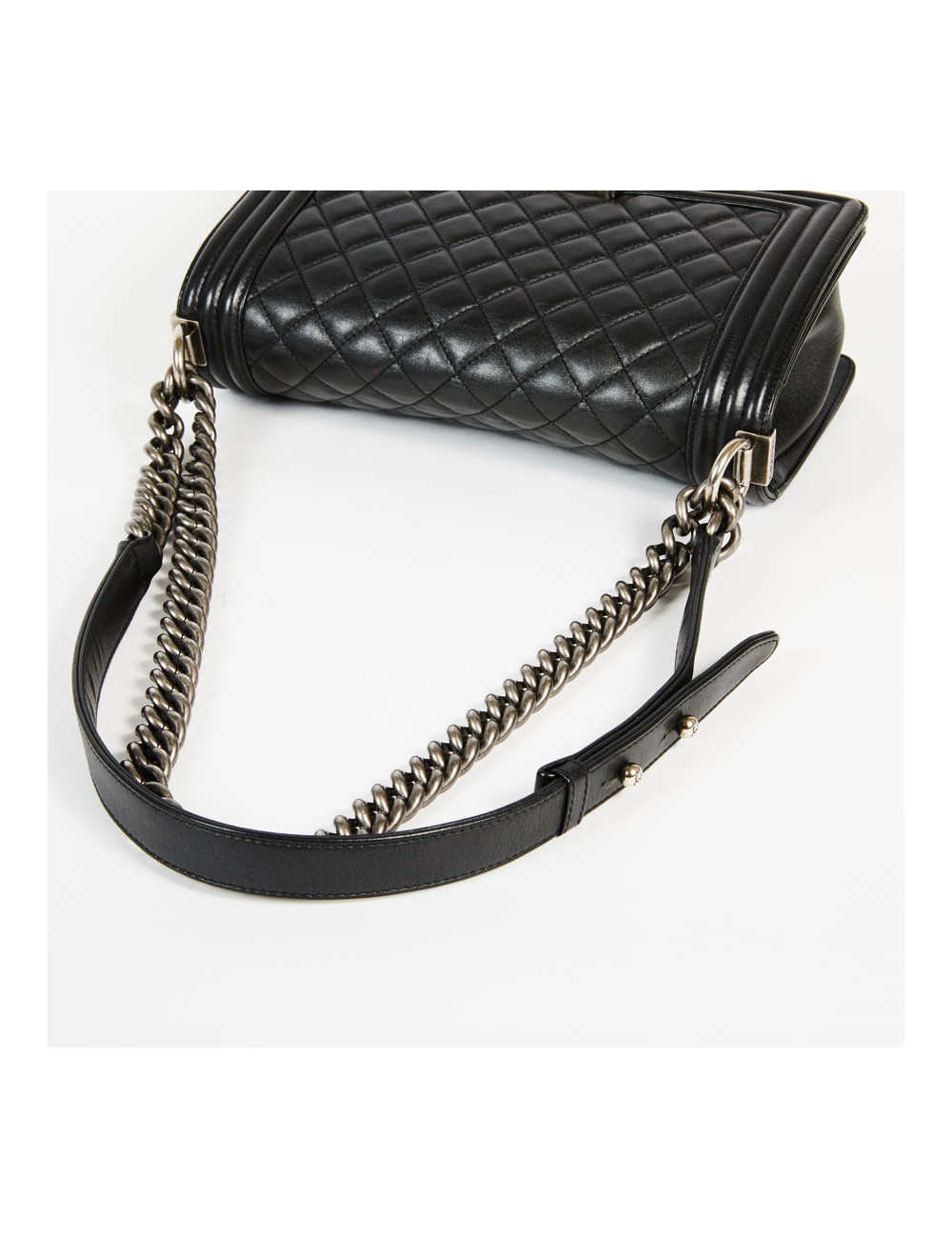 Sac Boy CHANEL cuir d'agneau matelassé noir