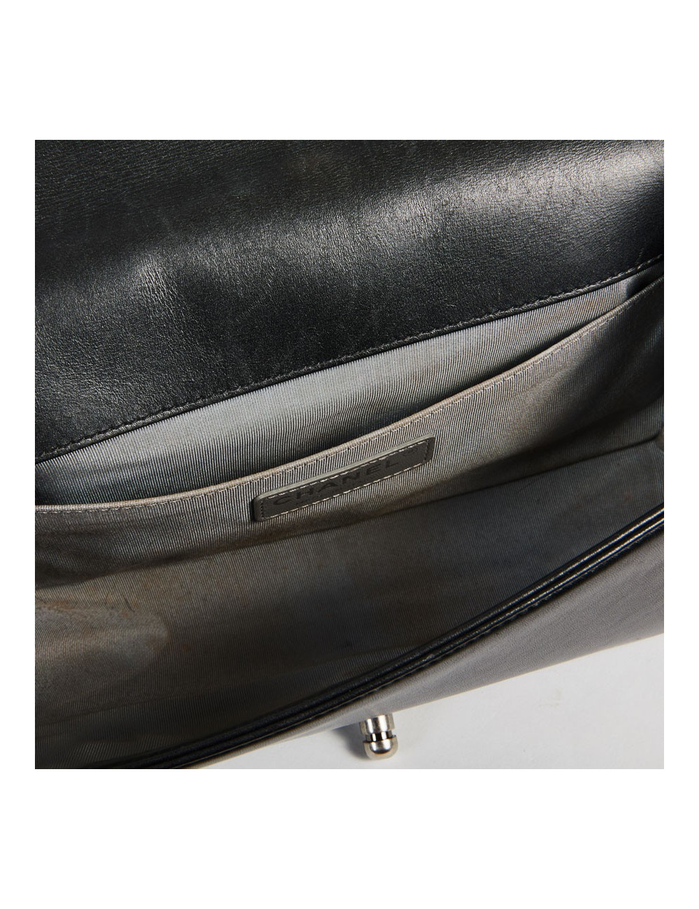 Sac Boy CHANEL cuir d'agneau matelassé noir