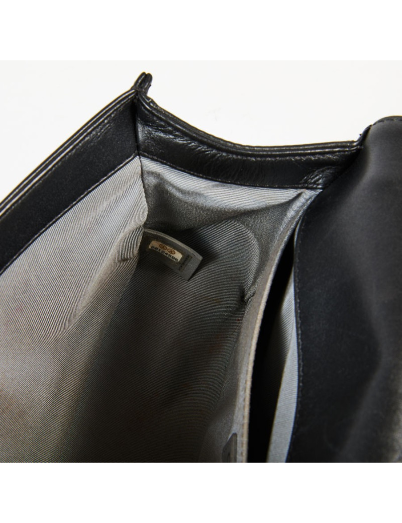 Sac Boy CHANEL cuir d'agneau matelassé noir