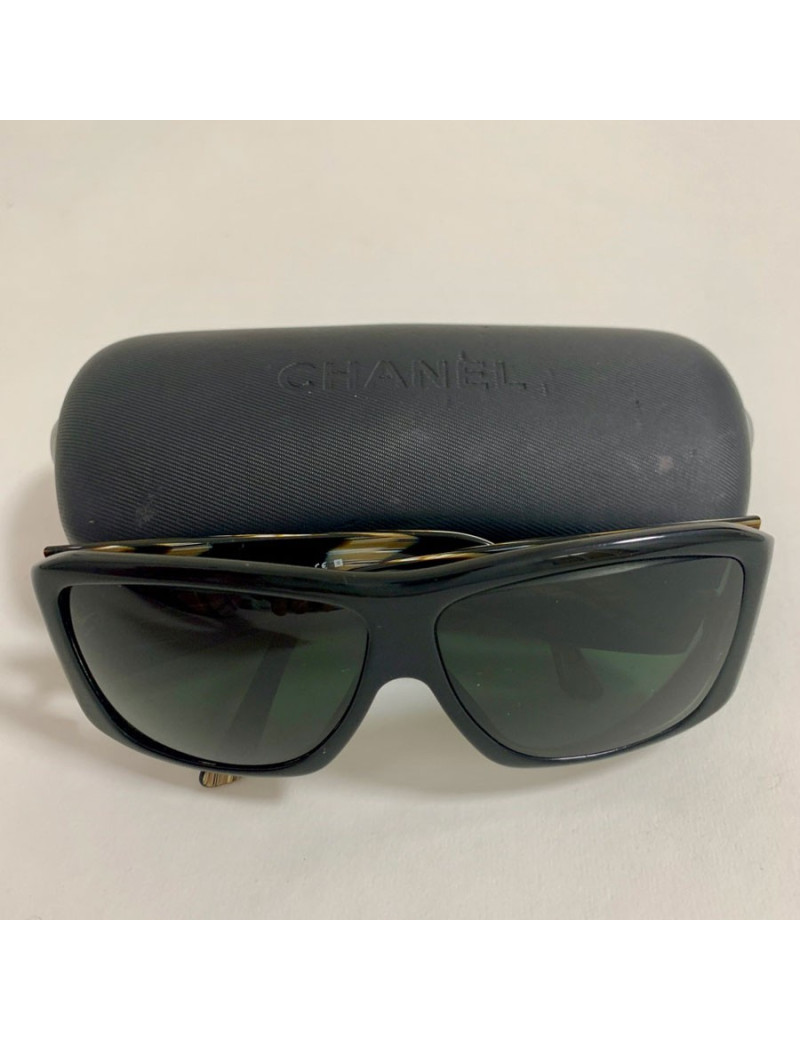 Lunettes de soleil CHANEL noires