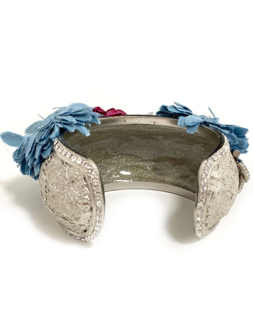 Bracelet CHANEL rigide argenté et fleurs en tissu