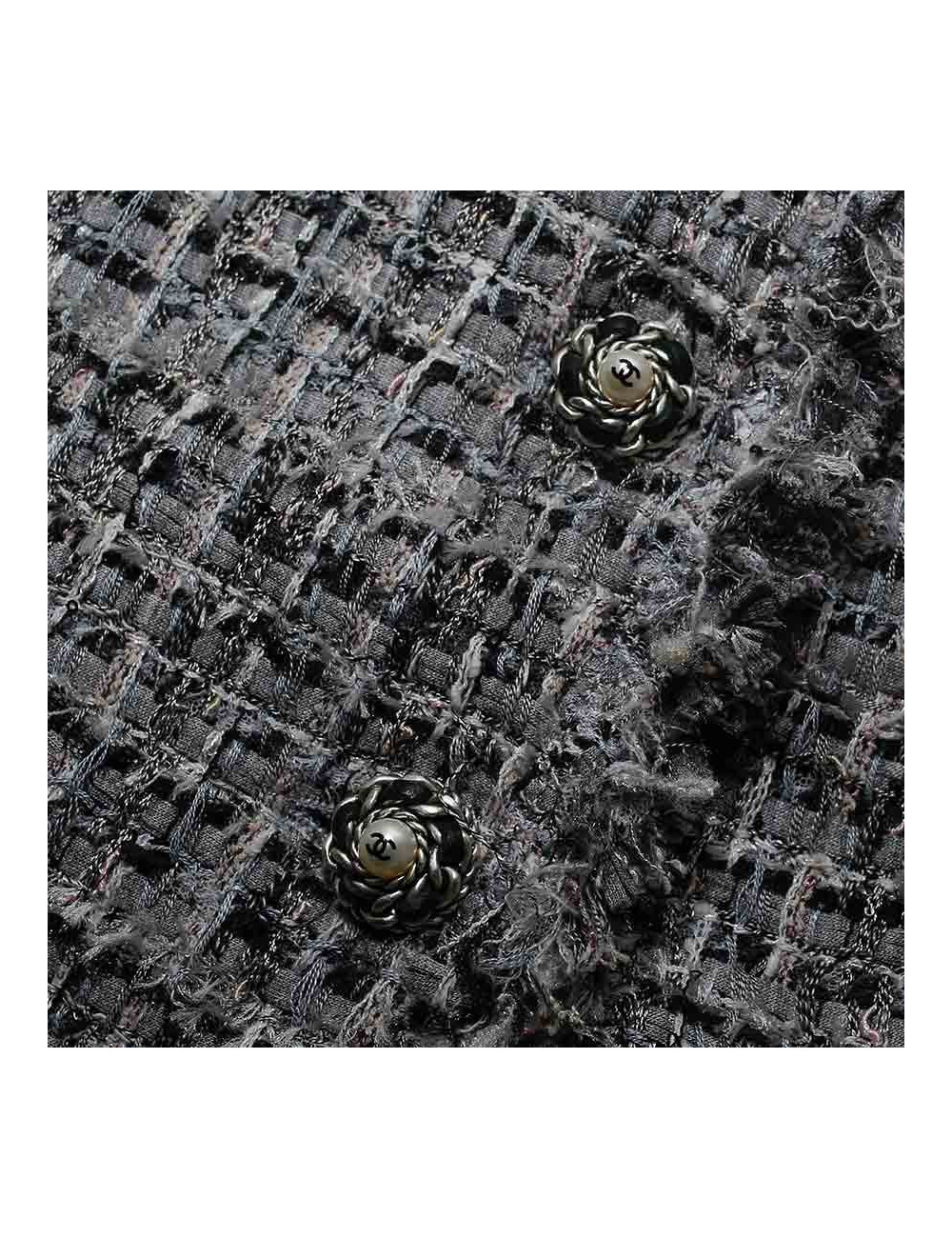 Veste T34 CHANEL en tweed gris avec fils blanc, rose et bleu