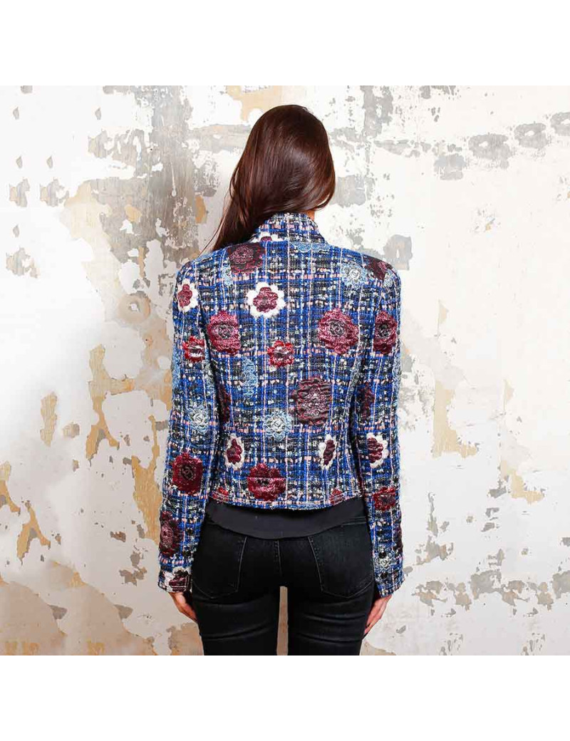 Veste CHANEL T 36 croisée tweed bleu et rose  pastel et camélias brodés de fils métalisés