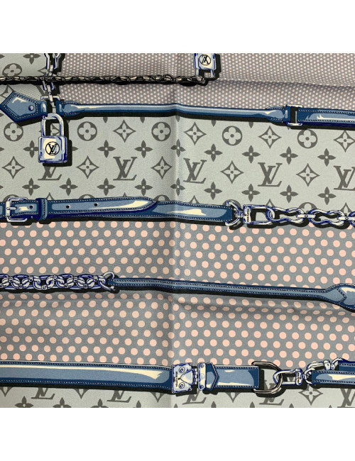 Carré Pop Confidential LOUIS VUITTON en soie bleu pâle