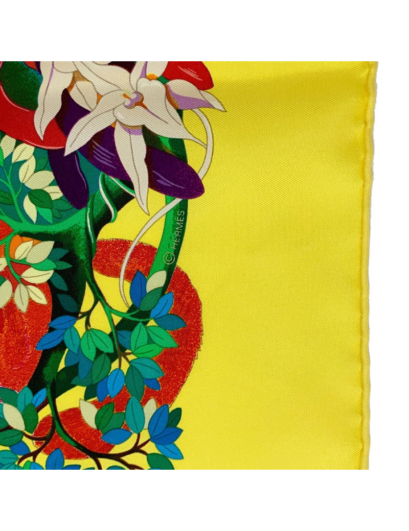 Carré HERMES Au coeur de la Vie en soie jaune