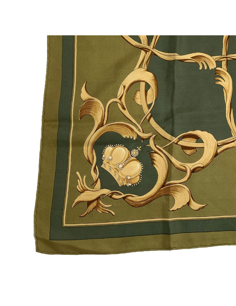 Carré HERMES SOIE 100 %