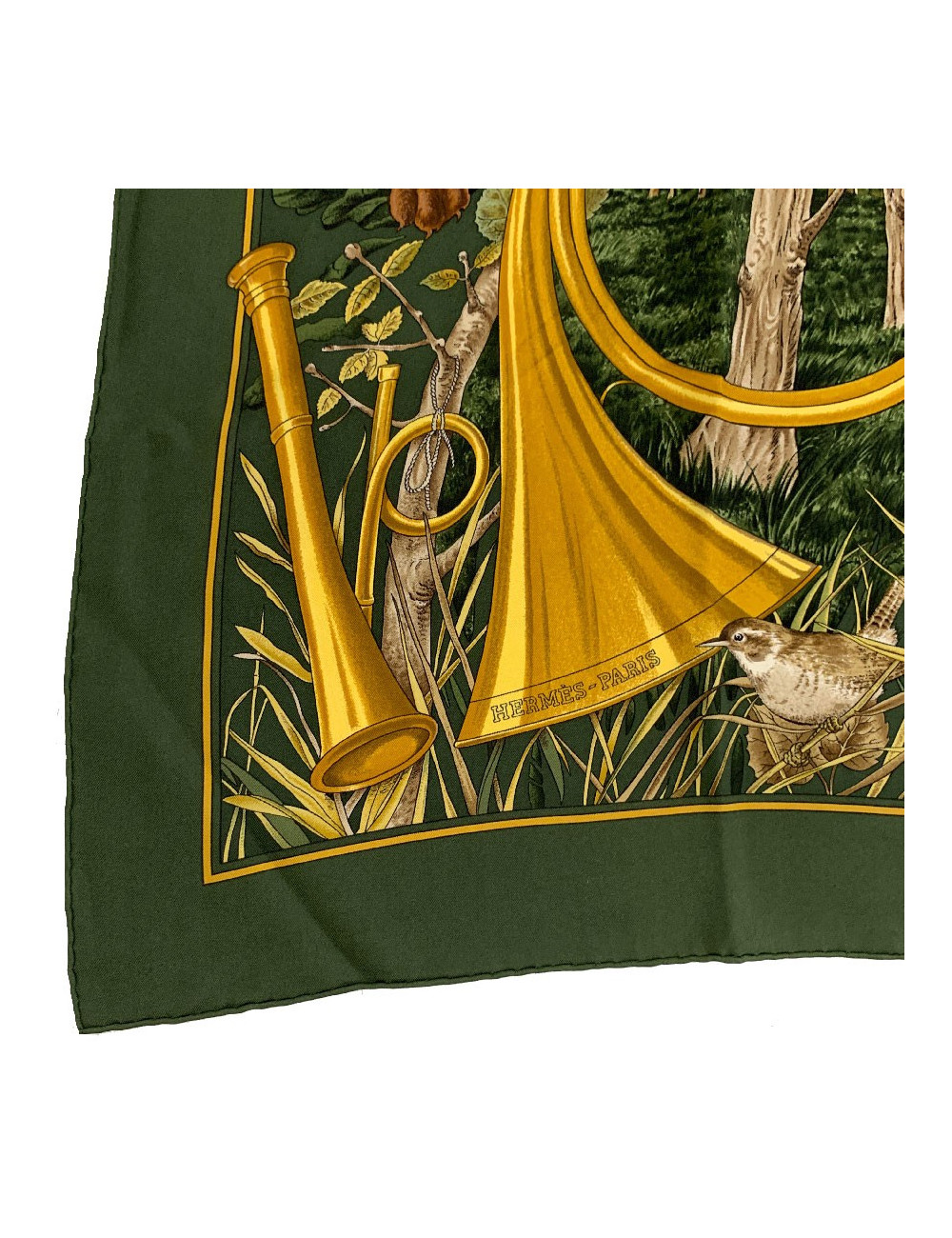 Carré HERMES "Chasse au bois" soie 100%