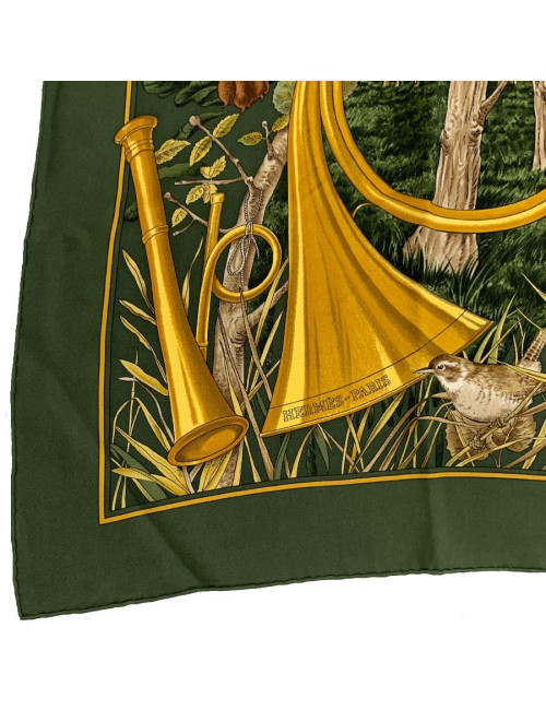 Carré HERMES "Chasse au bois" soie 100%
