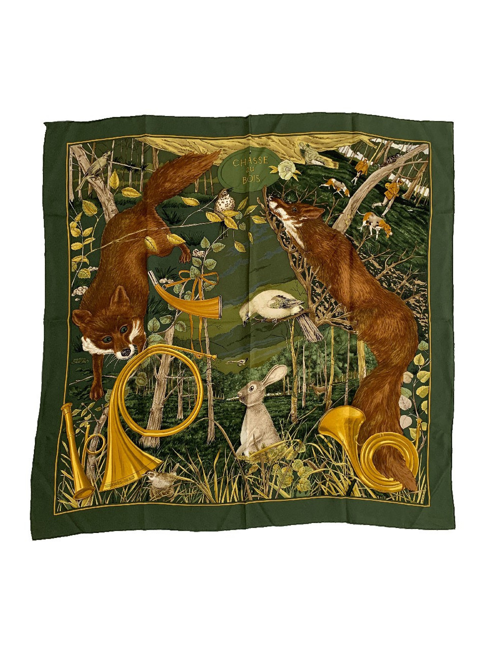Carré HERMES "Chasse au bois" soie 100%