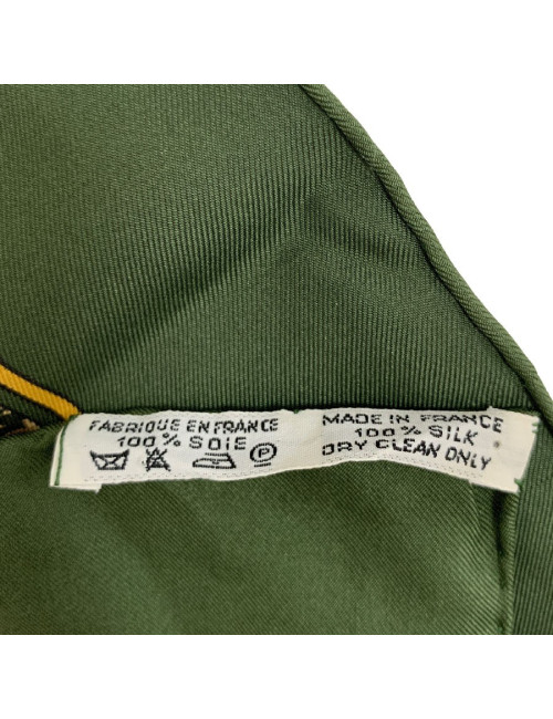 Carré HERMES "Chasse au bois" soie 100%