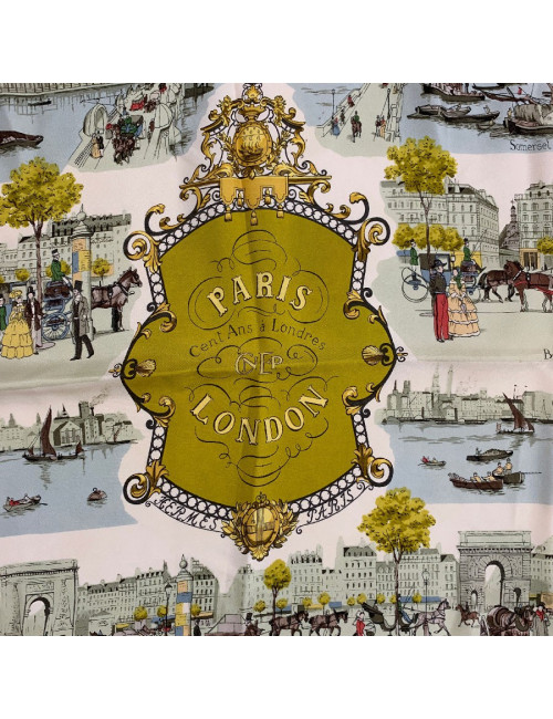 Carré HERMES "Paris London-Cent ans à Londres" en soie beige, vert et jaune