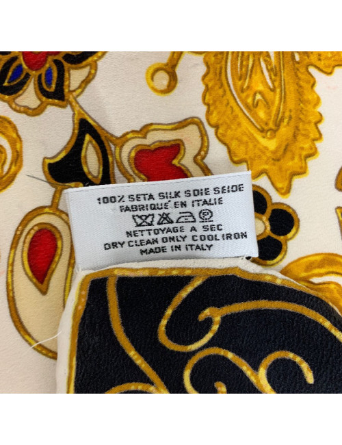 Carré YSL SAINT LAURENT soie 100%