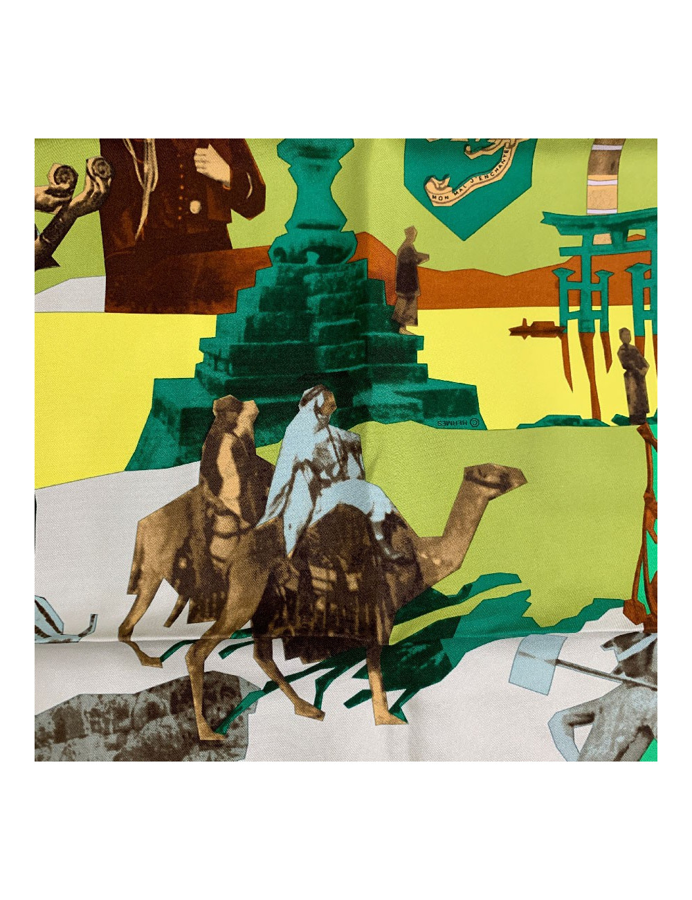 Carré HERMES "pierre Loti ou l'âme voyageuse" soie 100%