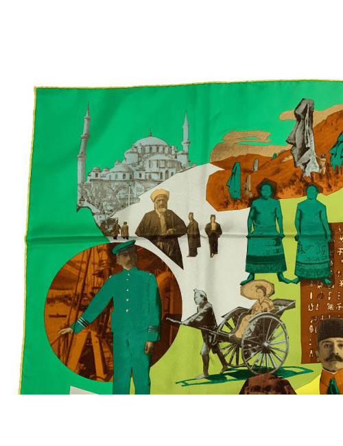 Carré HERMES Pierre Loti ou l'âme voyageuse' en soie verte 