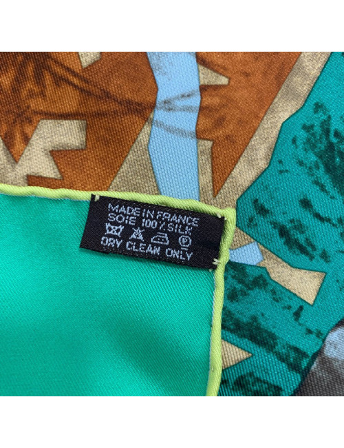 Carré HERMES Pierre Loti ou l'âme voyageuse' en soie verte 