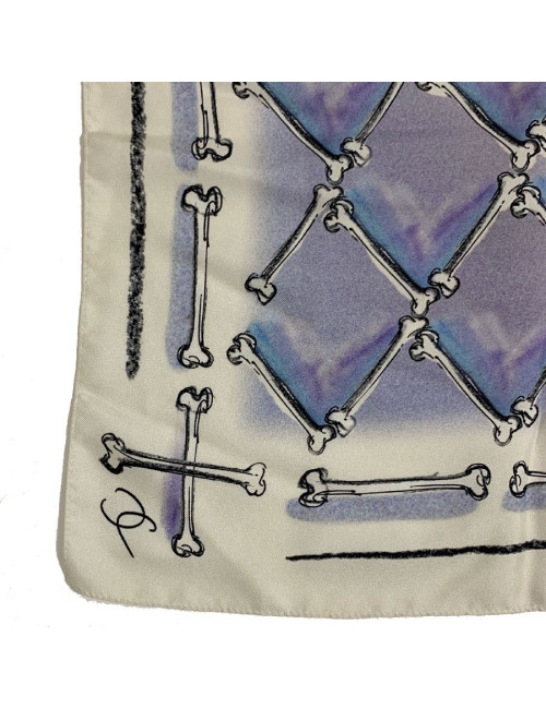 Foulard CHANEL Coco en soie ivoire édition limitée