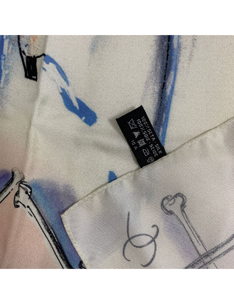 Foulard CHANEL Coco en soie ivoire édition limitée