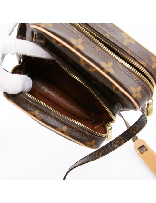 Sac LOUIS VUITTON Amazon 22 toile monogram