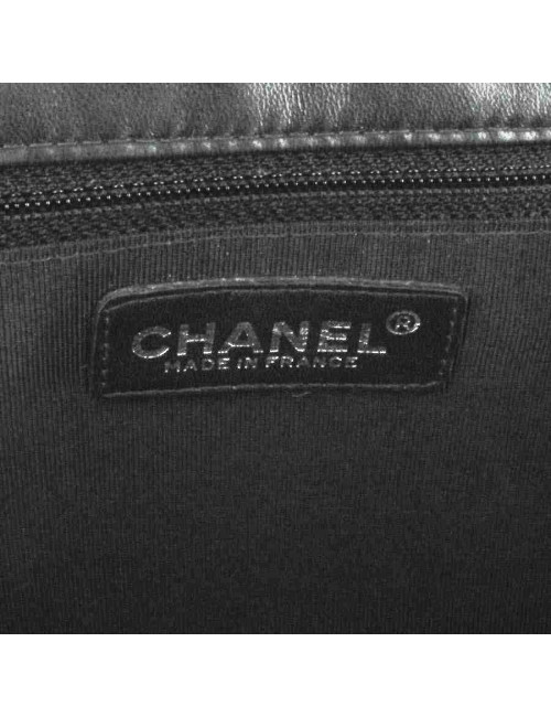 Sac CHANEL en cuir matelassé noir