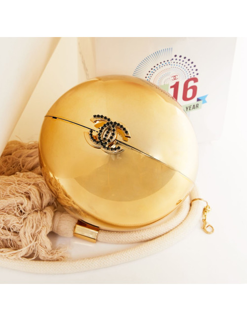 Minaudière Chanel Editions Limitées en plexiglas doré