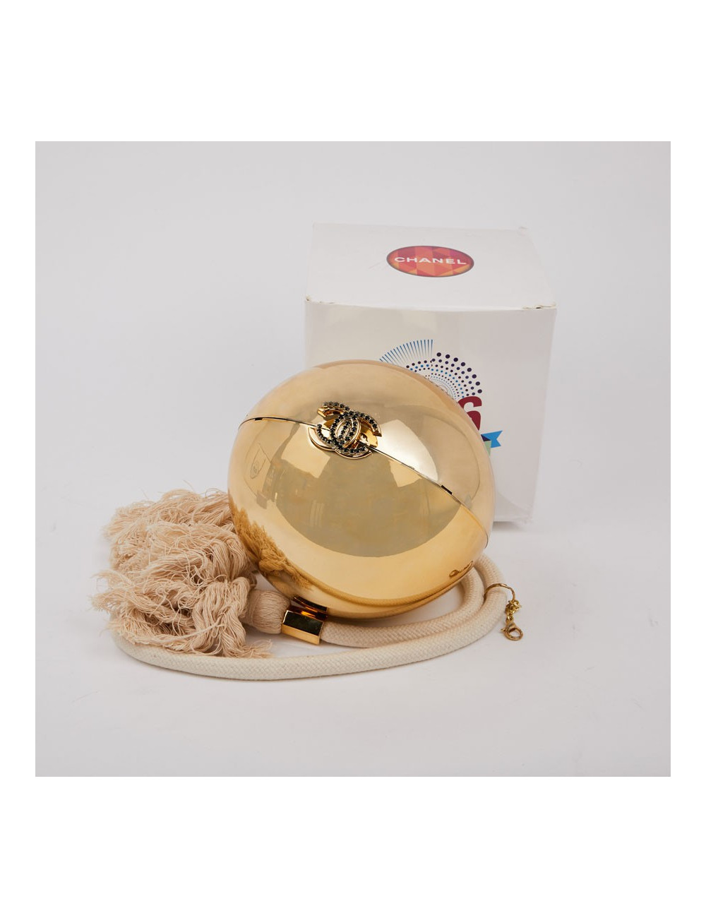 Minaudière Chanel Editions Limitées en plexiglas doré