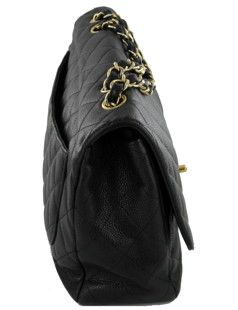 Timeless Jumbo CHANEL cuir caviar noir matelassé et bijouterie dorée