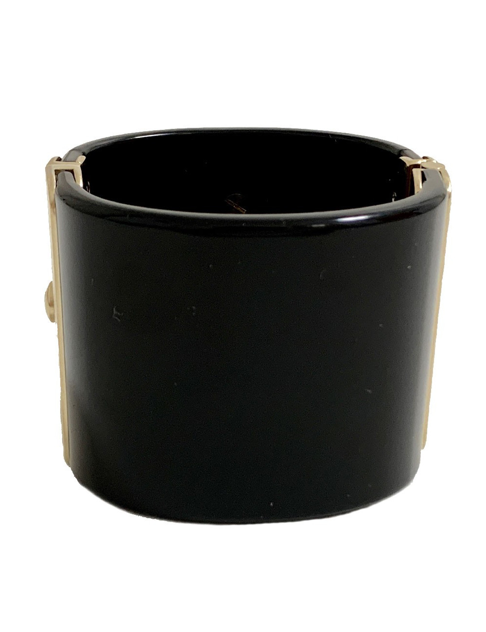 Manchette CHANEL CC en résine noire et CC en perles