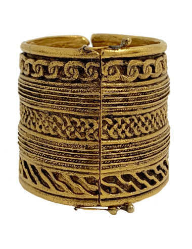 CHANEL couture vintage gilded cuff 2