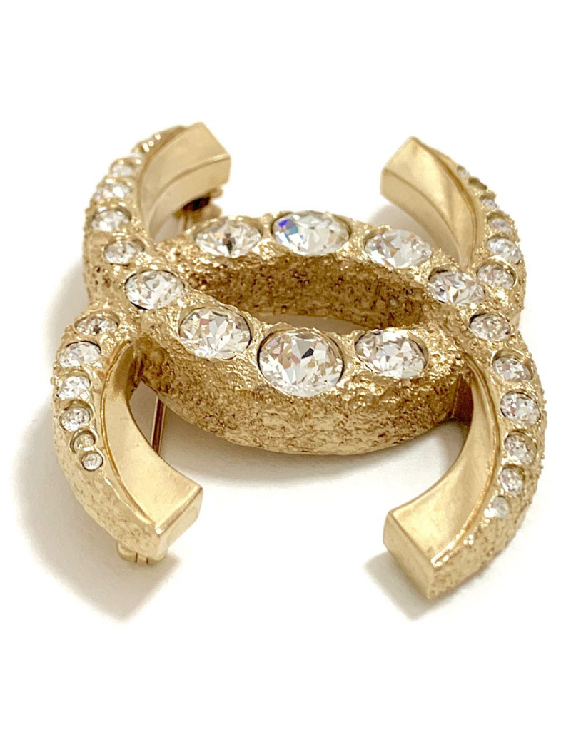Broche CHANEL métal et strass CC doré